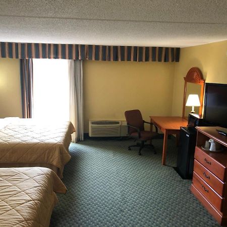 Rodeway Inn Joint Base Andrews Area Camp Springs Exterior photo