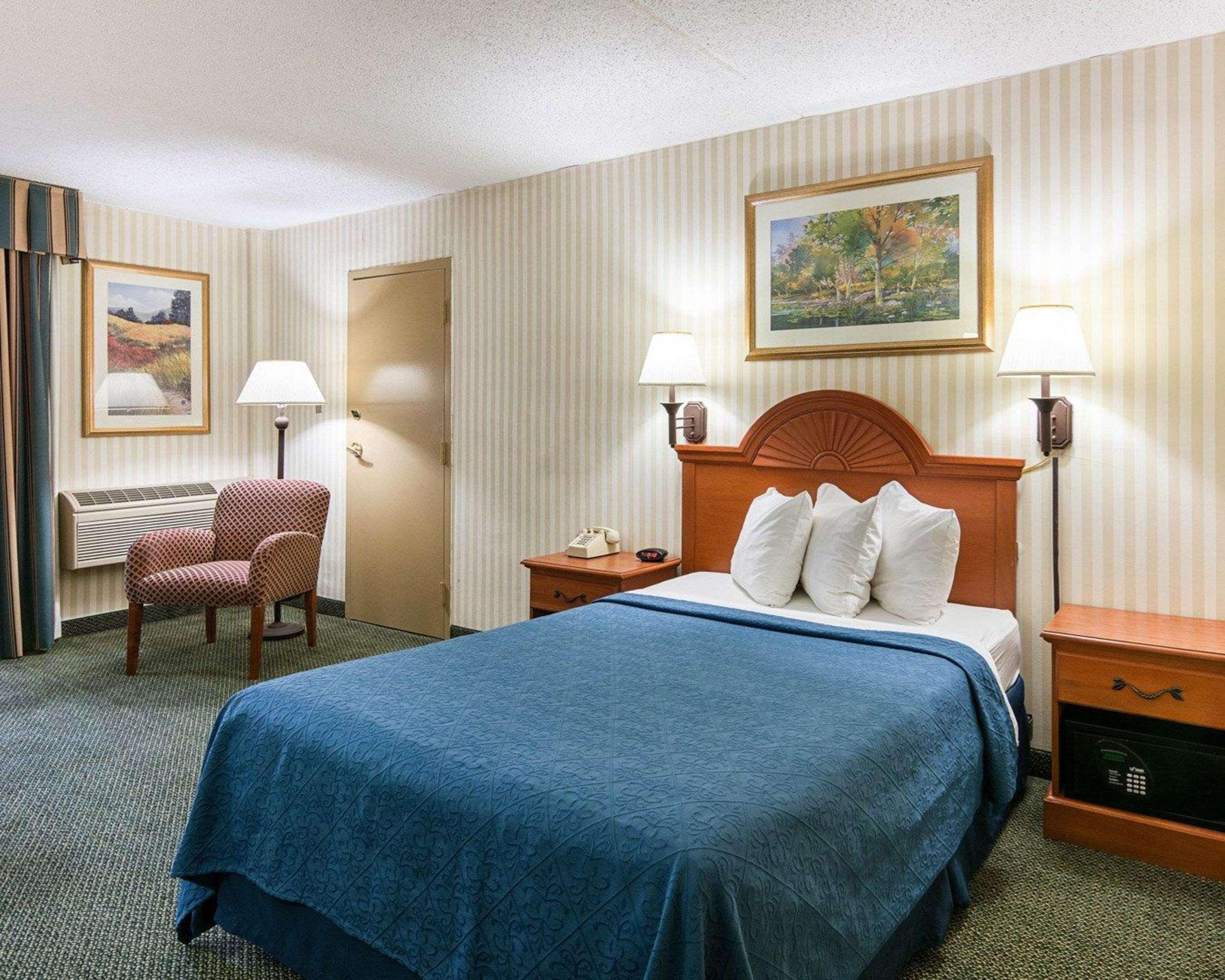 Rodeway Inn Joint Base Andrews Area Camp Springs Exterior photo